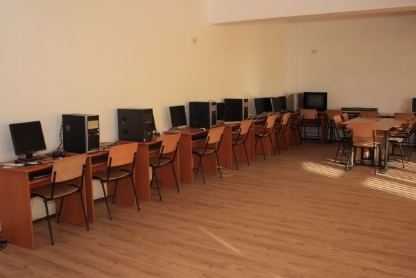 Laborator de informatica - Scoala gimnaziala Bogdana